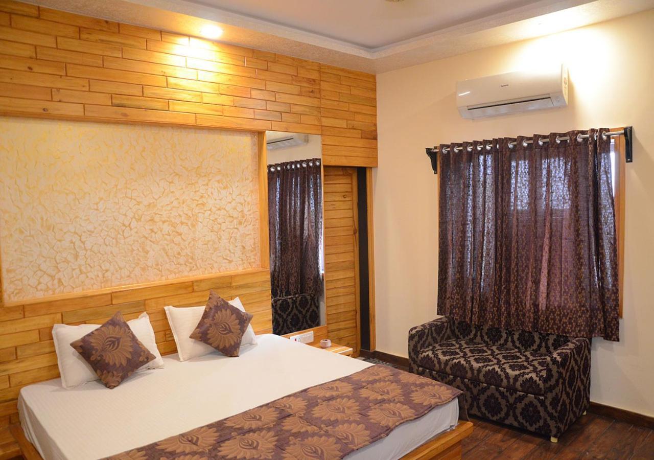 Hotel Prince-Near Jaisalmer Fort מראה חיצוני תמונה