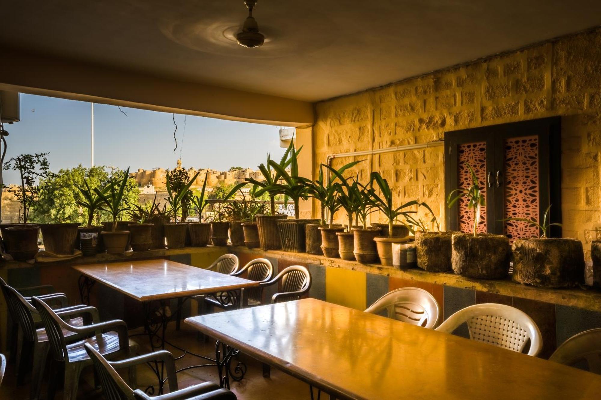 Hotel Prince-Near Jaisalmer Fort מראה חיצוני תמונה