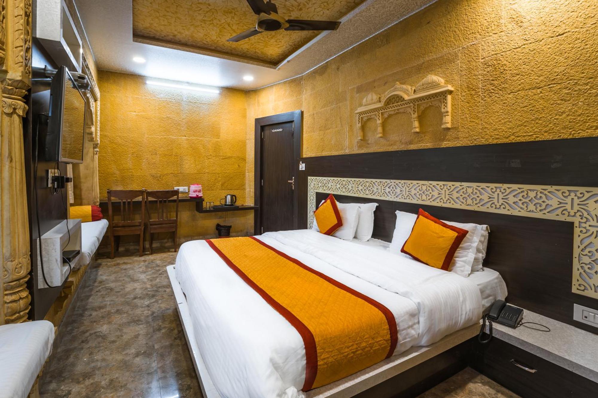 Hotel Prince-Near Jaisalmer Fort מראה חיצוני תמונה