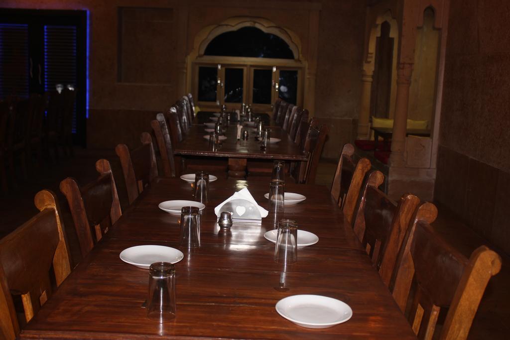 Hotel Prince-Near Jaisalmer Fort מראה חיצוני תמונה