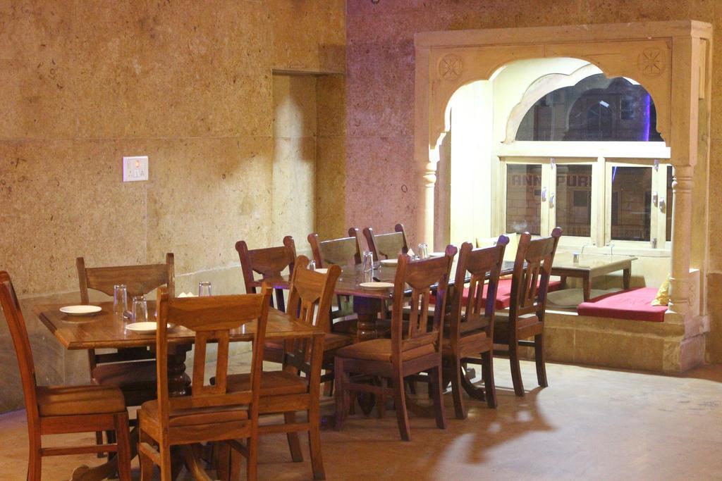 Hotel Prince-Near Jaisalmer Fort מראה חיצוני תמונה
