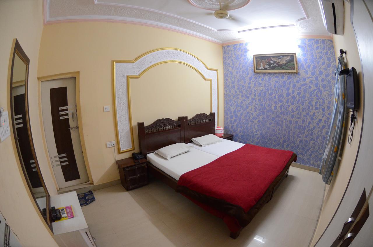 Hotel Prince-Near Jaisalmer Fort מראה חיצוני תמונה